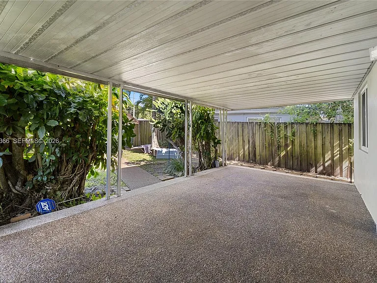 35 NW 49th Ave #REAR — Photo 15