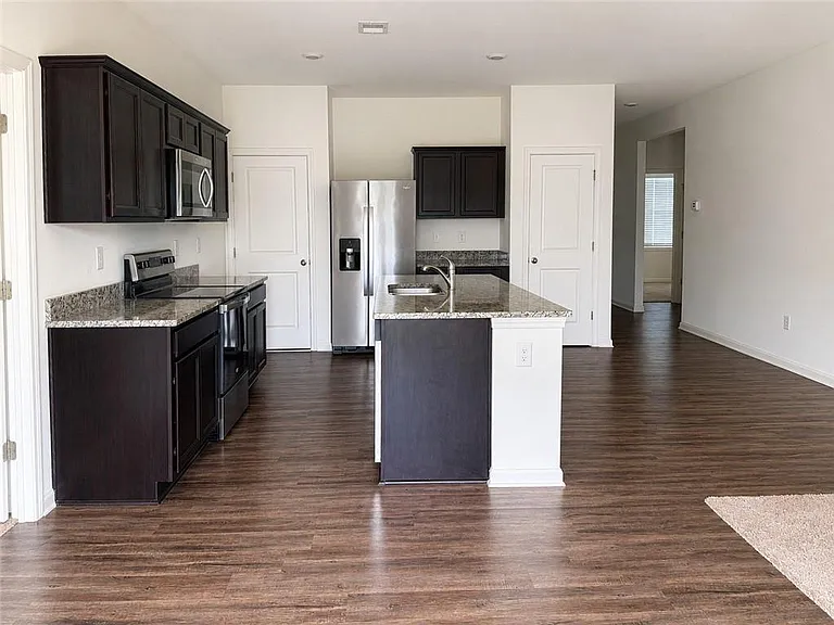 408 Nola Ct — Photo 4