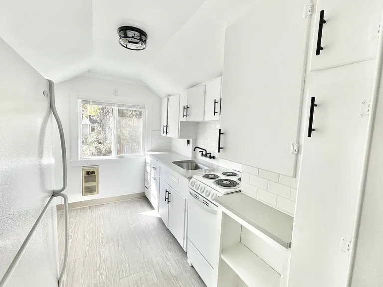 1411 W 9th Ave #G — Photo 7