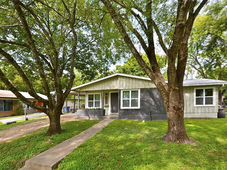 1408 Broadmoor Dr — Photo 1