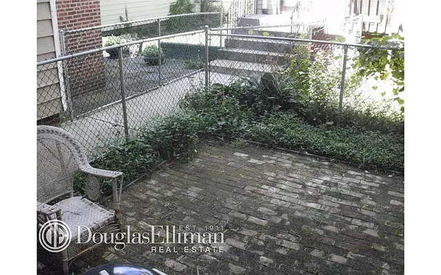 Rented by Douglas Elliman | media 27