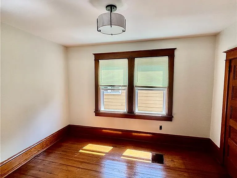 2960 William Penn Hwy — Photo 9