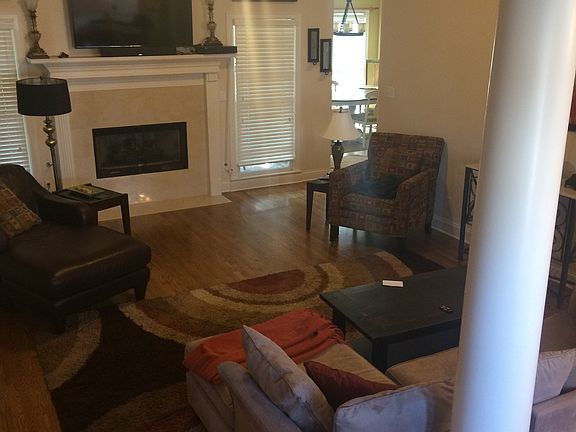 2nd image of 627 Warwick Oaks Ln E