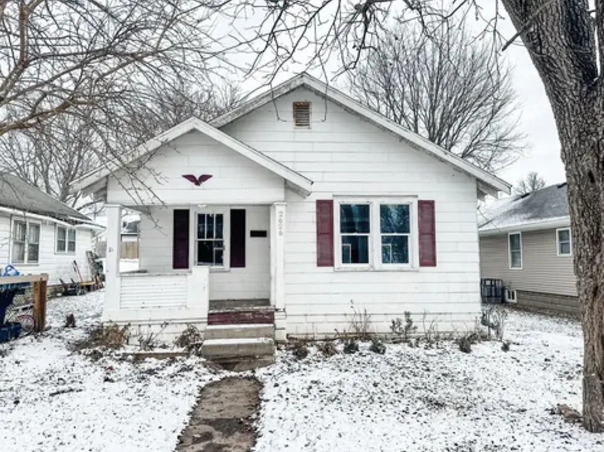 2626 Morton St photo 1