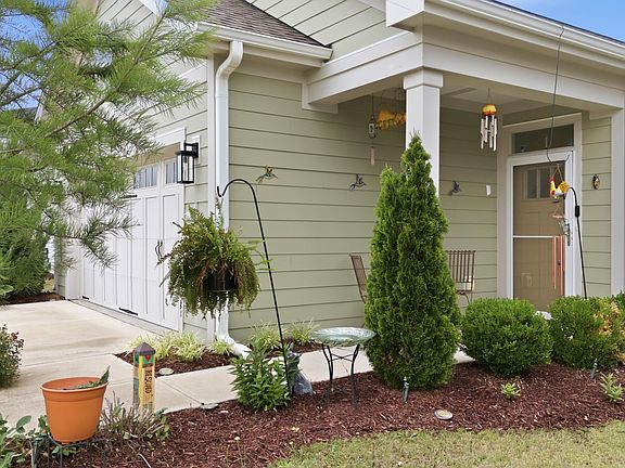 5th image of 19 Onslow Dr