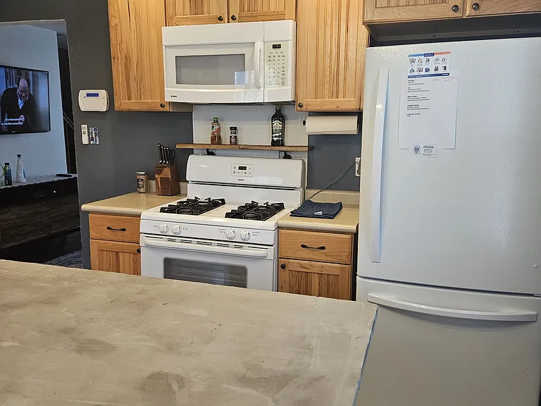 892 W 9th Ave — Photo 9
