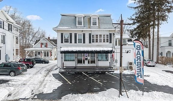 3rd image of 140 Hamilton St