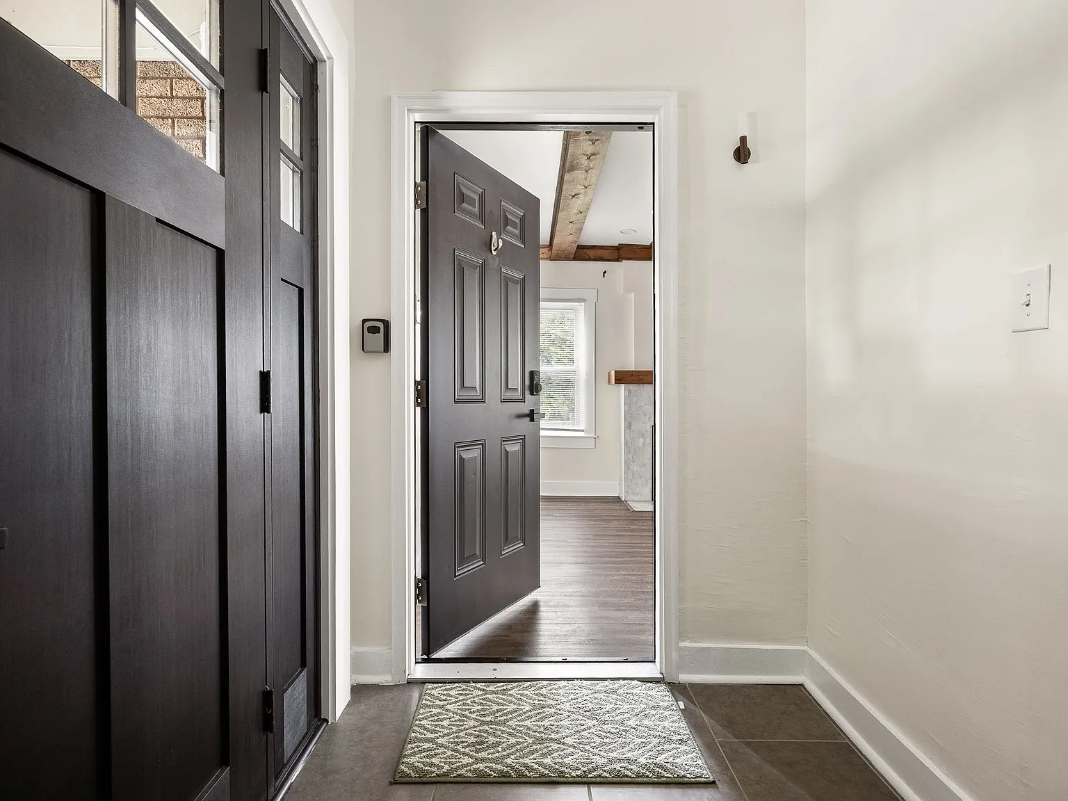 1 bed, 1200 sqft, $1,650 — Photo 4