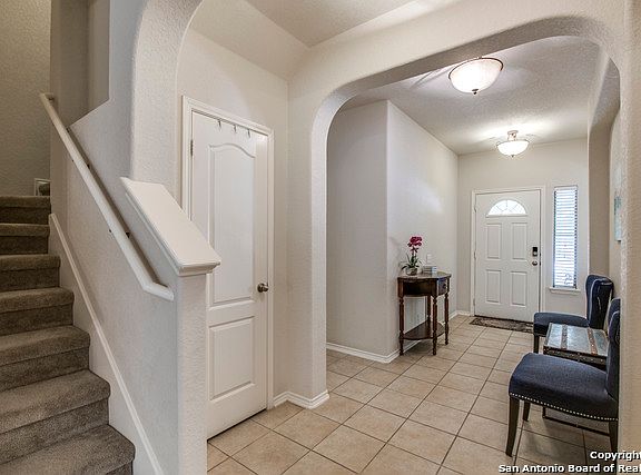 4th image of 10426 Elizabeth Ct