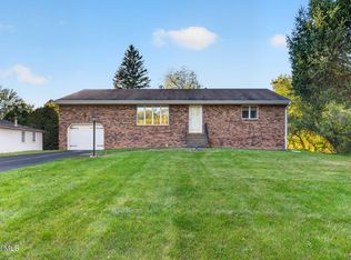 8 Helen Terrace, Colonie, NY 12211