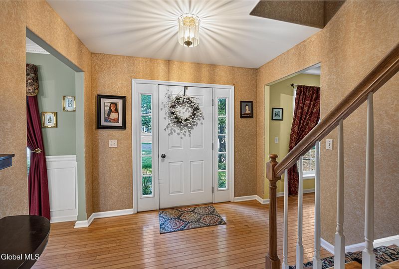 5th image of 685 Stark Terrace
