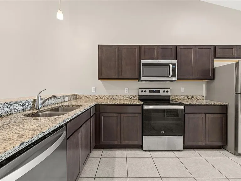284 Reese Ct — Photo 11