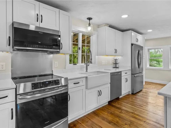 139 Old Plainfield Pike, Foster, RI 02825