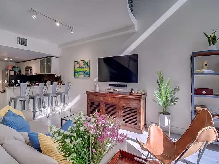 3339 Virginia St #323 — Photo 18