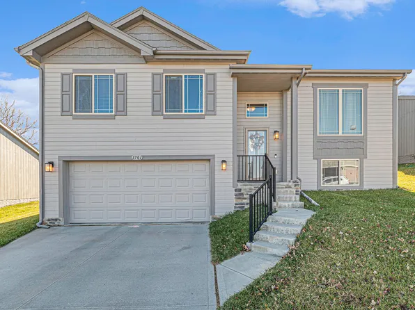 1701 Mayflower Rd, Bellevue, NE 68123