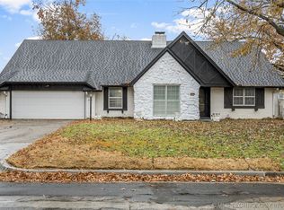 6104 E 48th St, Tulsa, OK 74135