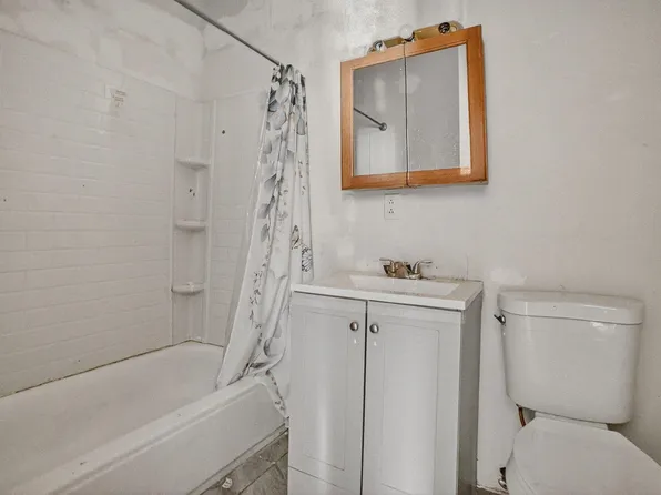 415 Martin Luther King Jr Drive image 7 of 20