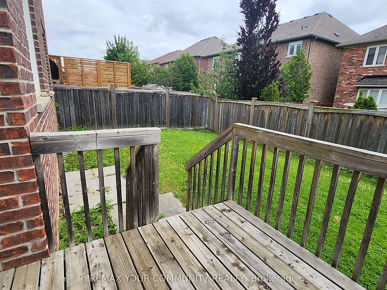 3 Prince Of Wales Dr — Photo 27