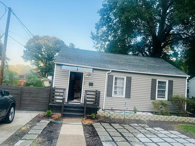 1107 Neal St — Photo 1