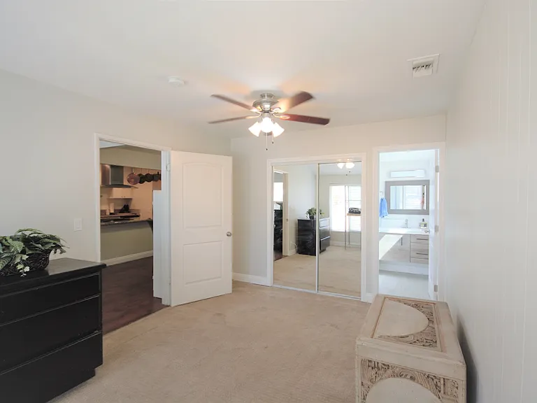 698 Patricia Ln — Photo 12