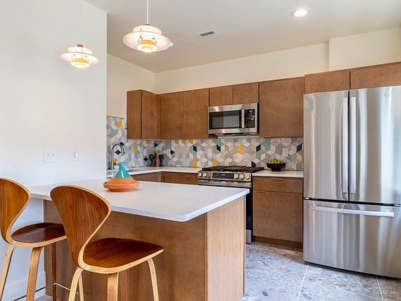 4th image of 119 N Church St #205