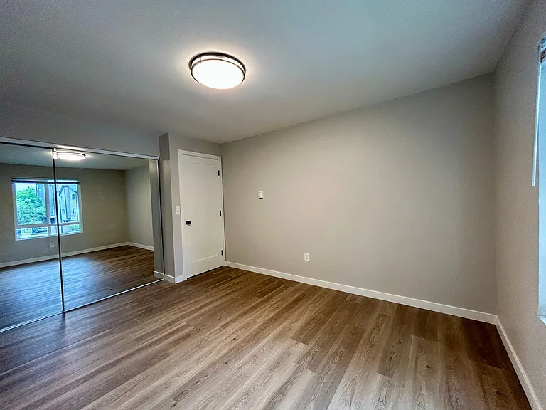 Mar-Ella 10-unit — Photo 15