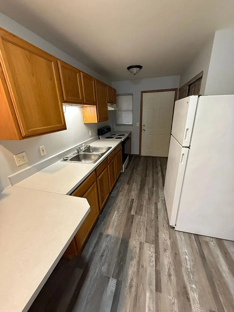 University Village Apartment Building - PH4 UV — Photo 2