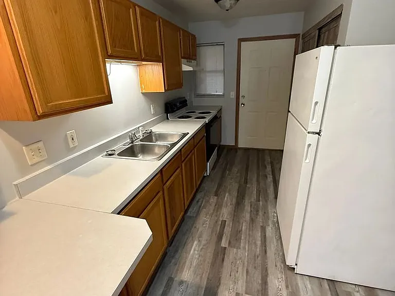 622 Elm St — Photo 2