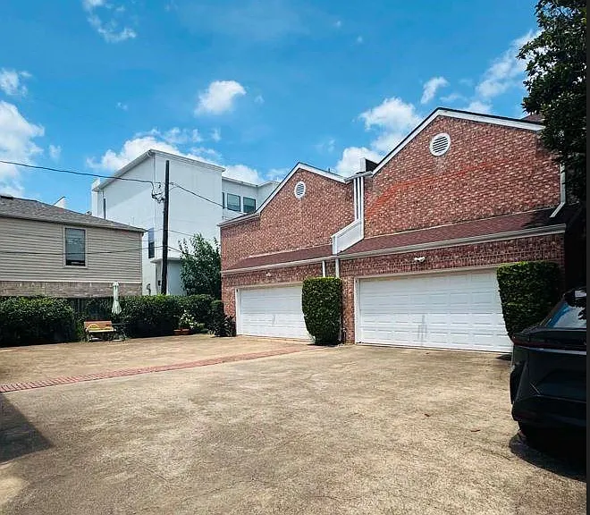 2413 Potomac Dr #D — Photo 1