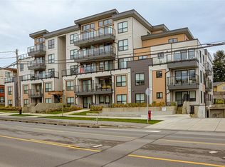 4030 Shelbourne St #203, Saanich, BC