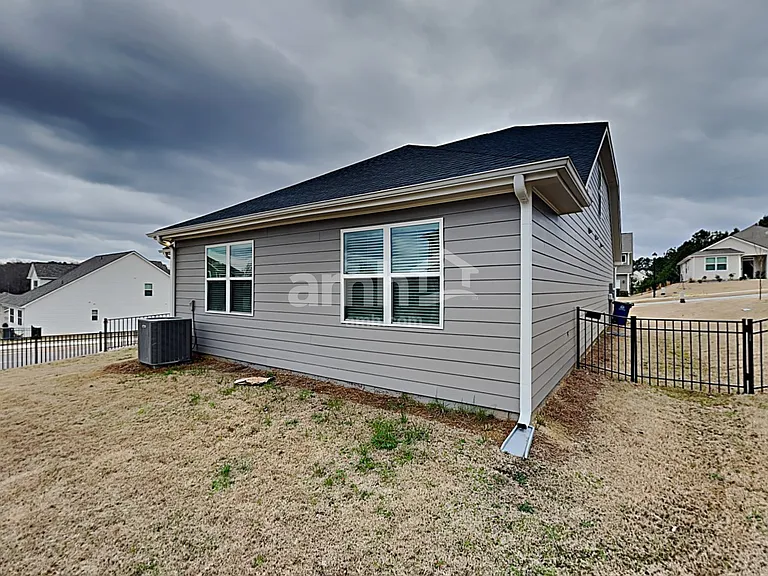 7076 Creeksong Dr — Photo 32