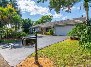 8950 NW 51st Pl, Coral Springs, FL 33067