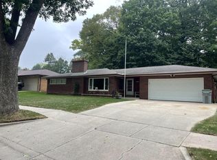 3450 S 95th St, Milwaukee, WI 53227
