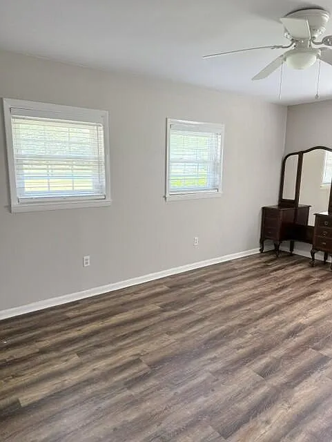 4 bed, 3.0 bath, 3621 sqft, $1,600 — Photo 2