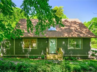 44 Hundred Acres Rd, Newtown, CT 06470