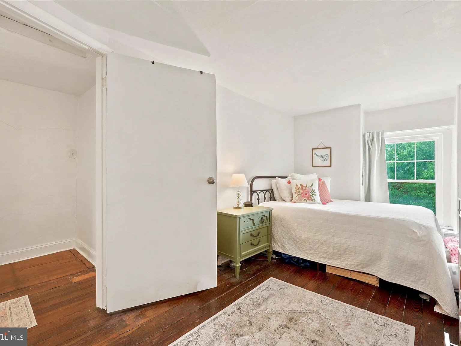 4 bed, 2.0 bath, 1704 sqft, $2,800 — Photo 2