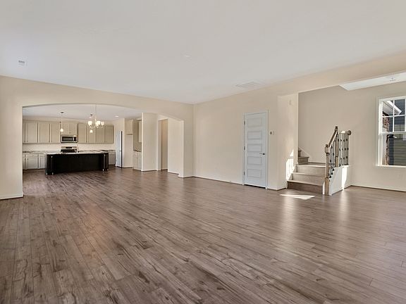 Summerville-print-005-18-Family Room-4200x2800-300dpi