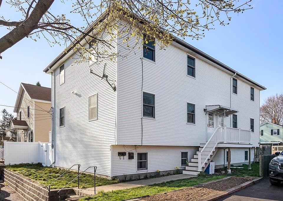 1st image of 70 Auburn St Unit 2