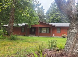 100 Red Robin Pl, Crescent City, CA