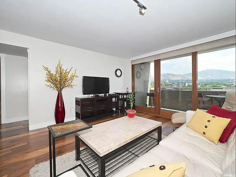 230 E Broadway St #804 — Photo 1