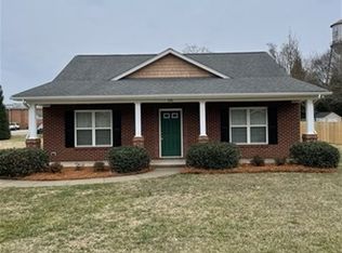 708 E Catawba St, Belmont, NC