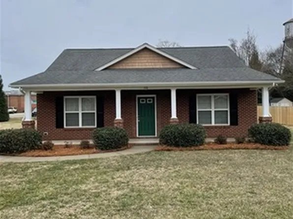 708 E Catawba St, Belmont, NC 28012