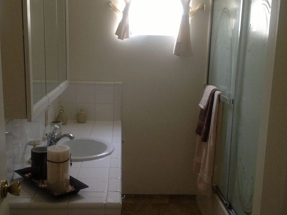 4th image of 880 Cypress Ln