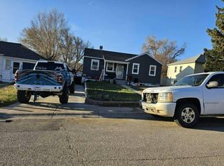 1004 S Jeffers Dr, Rawlins, WY 82301