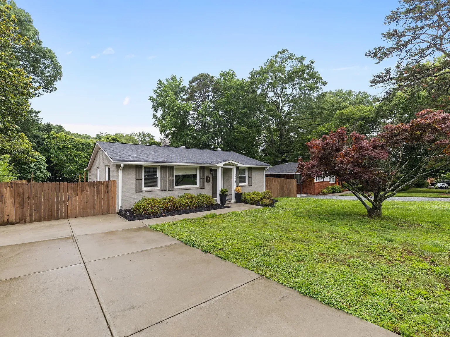 3 bed, 1111 sqft, $2,200 — Photo 3
