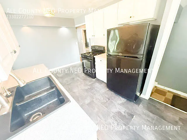 Charming and wellcaredfor 3bedroom, 2.5-bath Cape Cod! — Photo 2