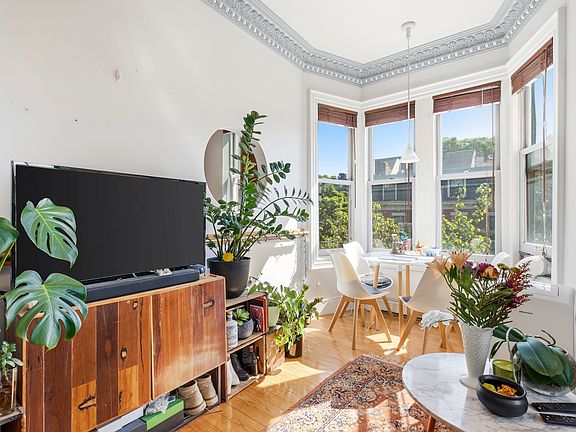 3rd image of 58-60 Clarendon St #3