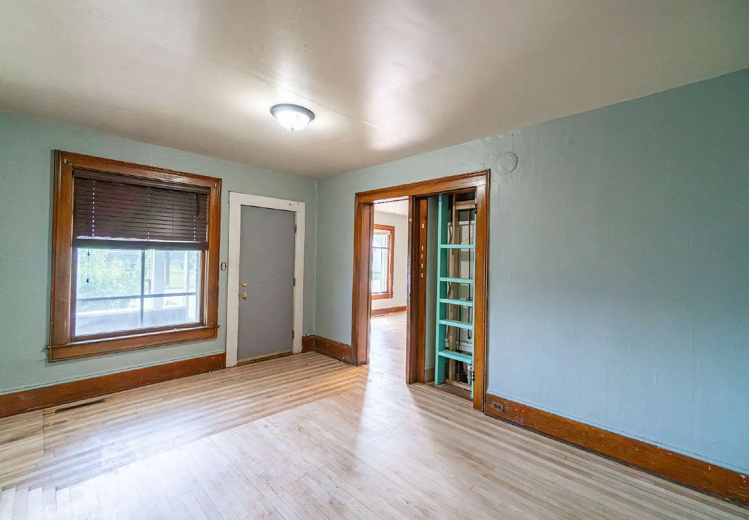 4 bed, 1.0 bath, 1400 sqft, $395 — Photo 4