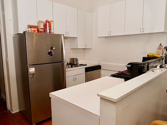 5th image of 2253 N Magnolia Ave APT 1