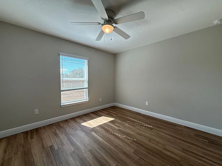 309 Locust Rd — Photo 21